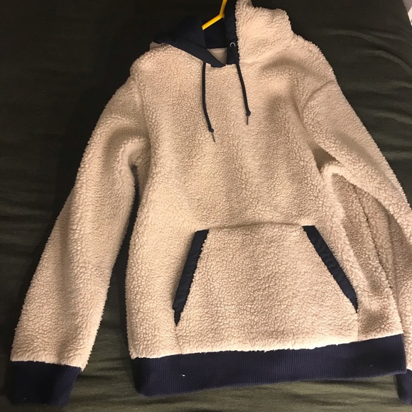 old navy fuzzy sweatshirt